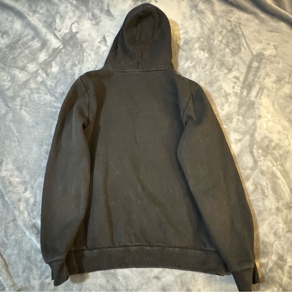 PUMA Black Hoodie with White Logo

#1409 - Picture 10 of 10